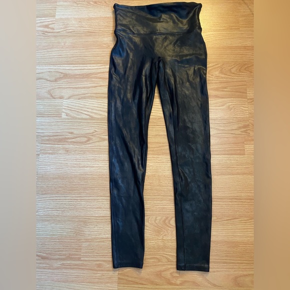 SPANX faux leather leggings size medium - Picture 3 of 4